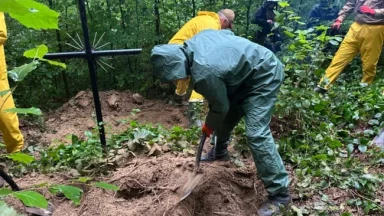 Україна в найближчі тижні видасть Польщі нові дозволи на ексгумацію жертв Волинської трагедії