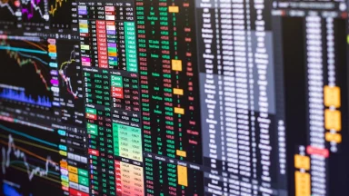 S&P 500 і Nasdaq досягли рекордних значень на закритті завдяки угодам у сфері штучного інтелекту